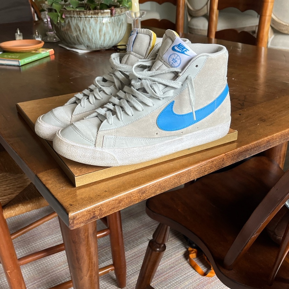 Nike Blazer Mid '77
Grey Fog size 10.5